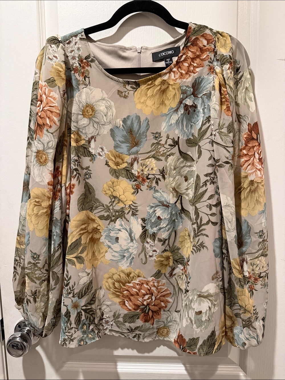 EUC Cocomo Beige Floral Puff-Sleeve Blouse with Blue & Mustard Blooms